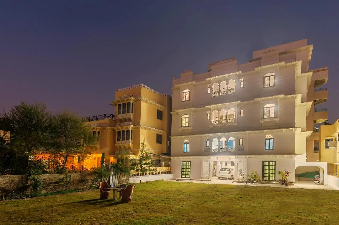 *** Hotel Chandra Vilas Udaipur Heritage Stay Inde