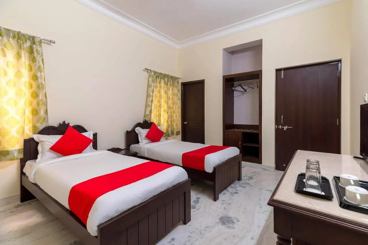Hotel Chandra Vilas Udaipur Heritage Stay