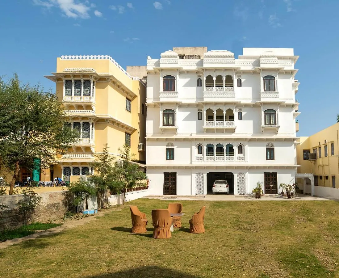 Hotel Chandra Vilas Udaipur Heritage Stay