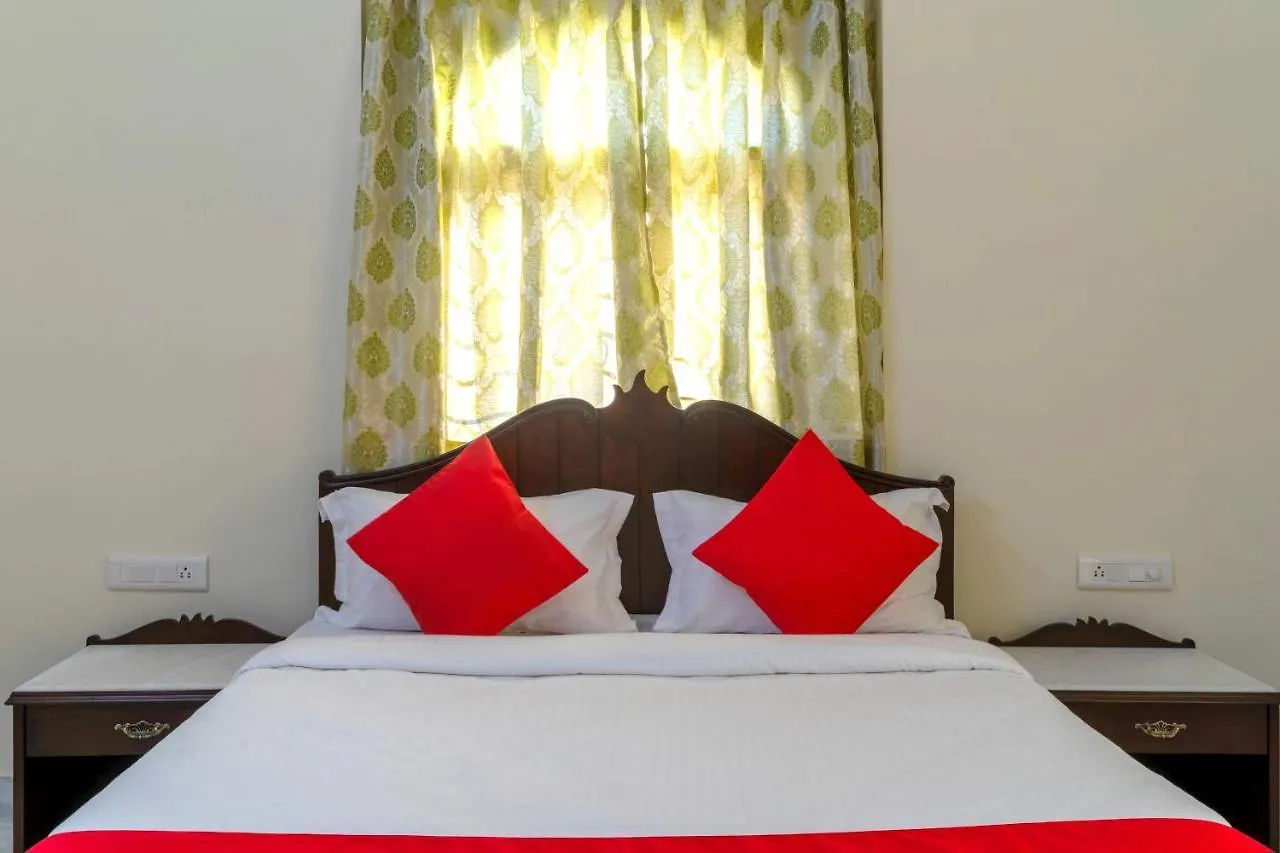 Chandra Vilas Udaipur Heritage Stay 3*,